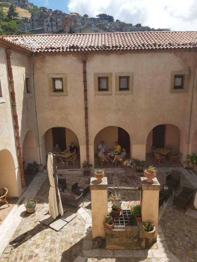 ホテル Al Convento San Mauro Castelverde エクステリア 写真